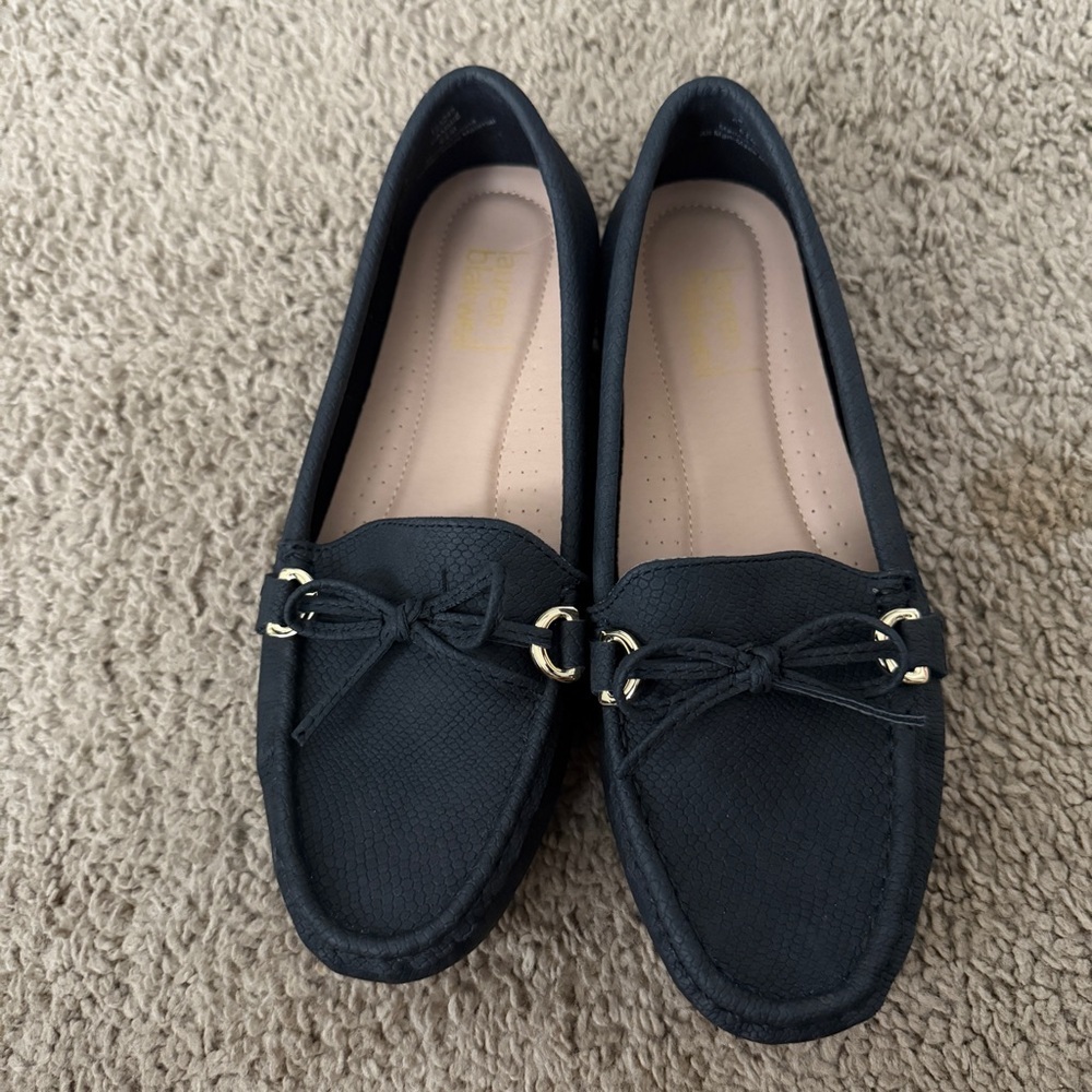 Lauren Blakwell black loafers with bow gold hardware size 6.5 business casual